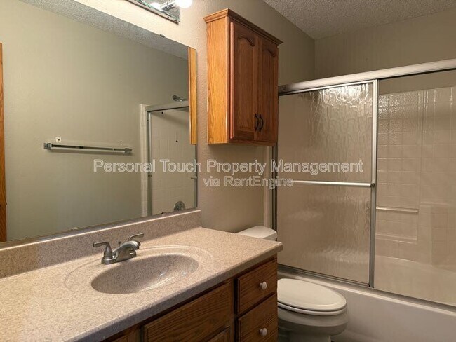 Building Photo - 2736-33 1/2 33 1/2 Ave S