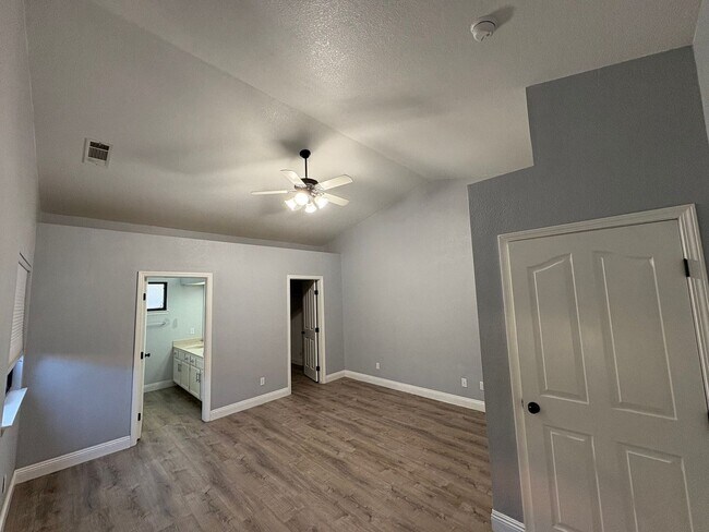 Building Photo - SE Visalia home coming soon!