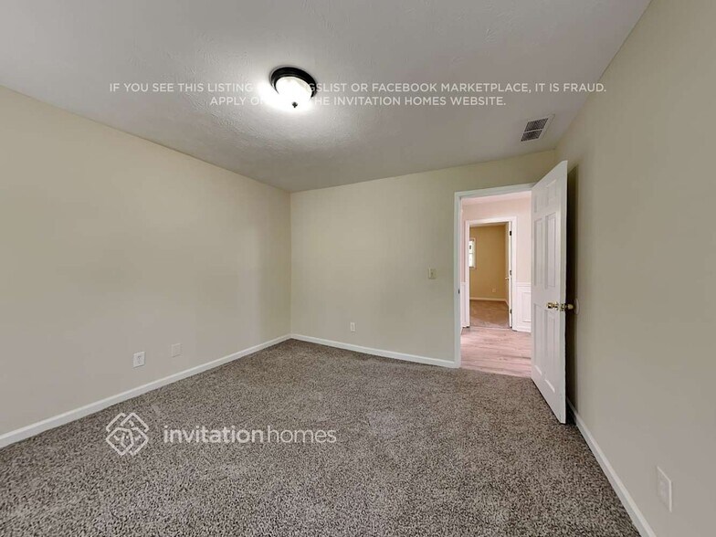 Building Photo - 1760 Deer Run Dr SW
