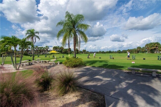 Building Photo - 27 Plantation Dr