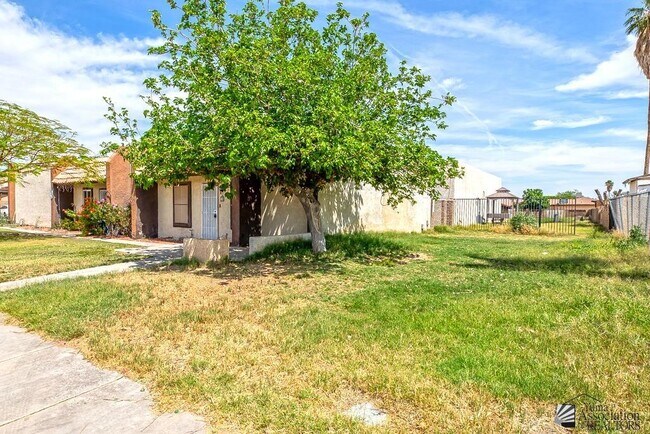 Building Photo - 1931 Paris Ct