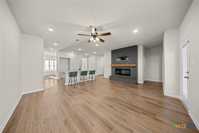 Building Photo - 1821 Holleman Dr