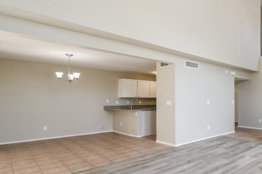 Building Photo - 2345 E Gelding Dr