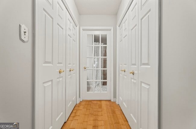 Building Photo - 81 Hampshire Ct