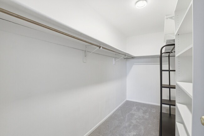 Building Photo - 1375 Rebecca Dr