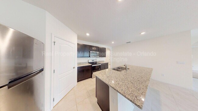 Building Photo - 2116 Silver Brk Wy