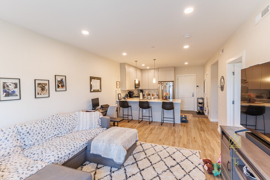 Building Photo - 458 Washington St