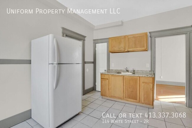 Building Photo - 144 White St