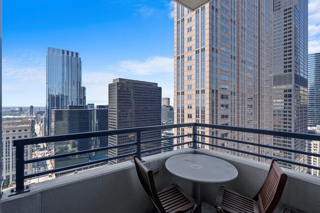 Building Photo - 235 W Van Buren St