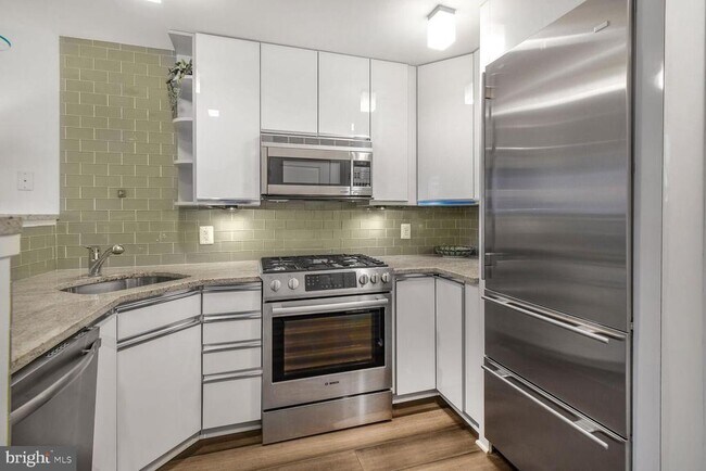 Building Photo - 1209 13th St NW