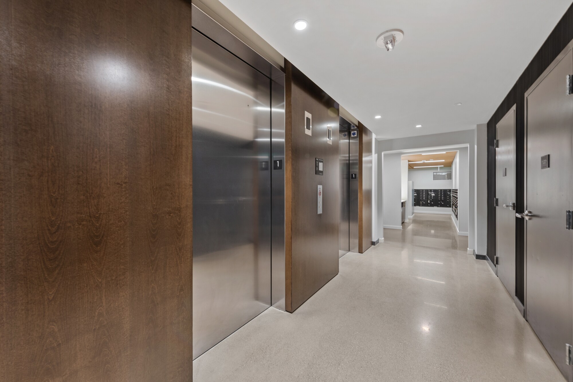 elevator - 450 S Main St