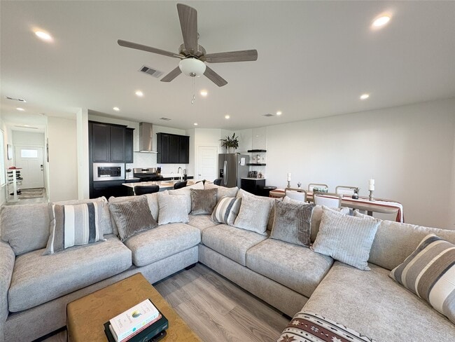 Building Photo - 2913 Crown Gate Dr