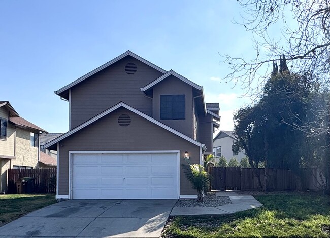 Primary Photo - Gorgeously Remodeled 3bed 2.5 Bath home in...