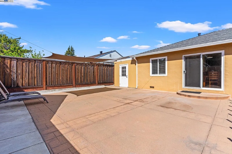 Building Photo - 20171 Leroy Dr