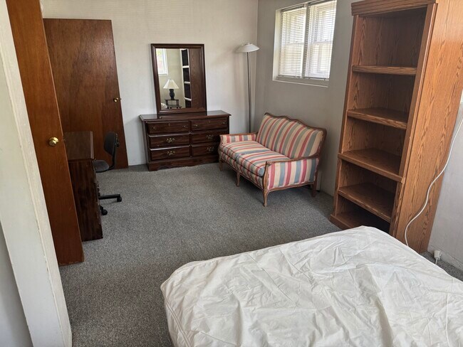 Building Photo - 105 E John St