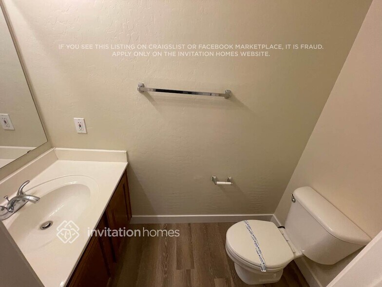 Building Photo - 14530 N 87th Ave