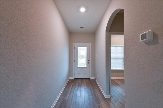Building Photo - 524 Republic Dr