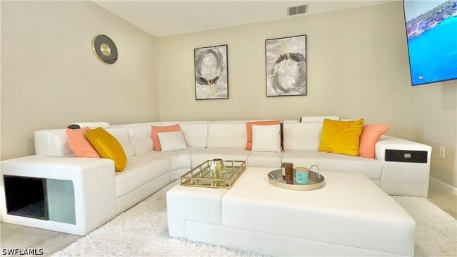 Building Photo - 3639 Kent Dr