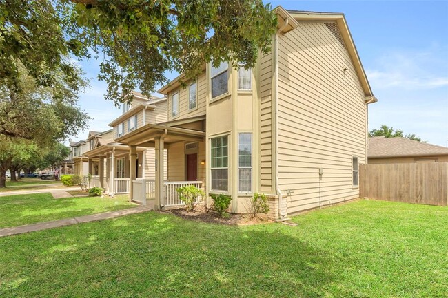Building Photo - 6206 Scotchwood Dr