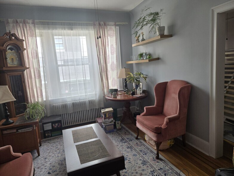 Building Photo - 63 68th St