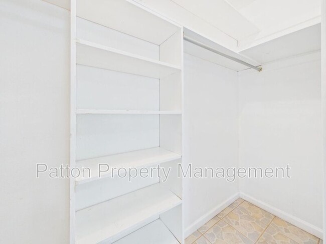 Building Photo - 745 N Aldredge St