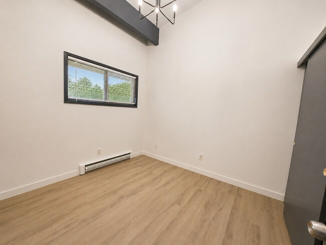 Building Photo - 921 N 96th St