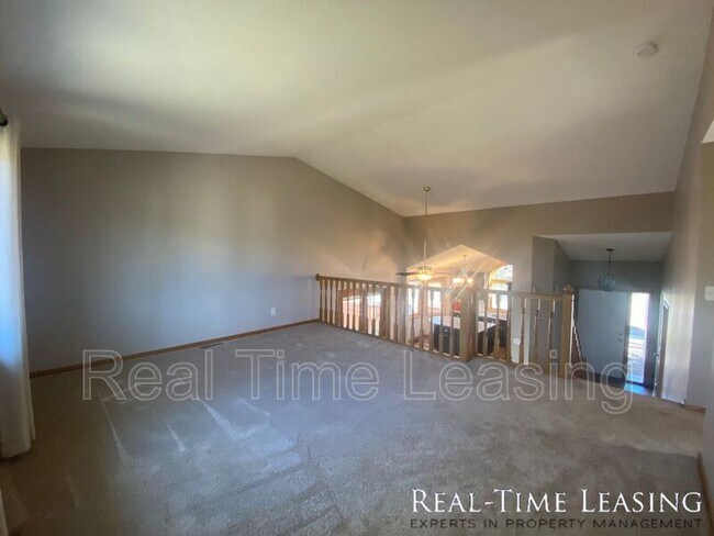 Building Photo - 8065 Lower 147th St W