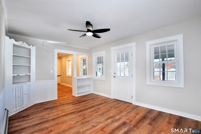 Building Photo - 59 Bridge St