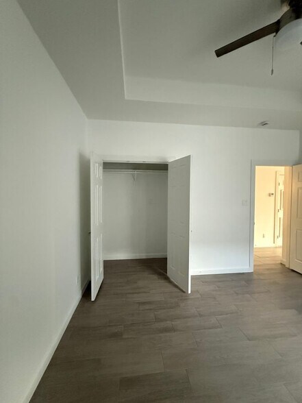Building Photo - 1412 Lore Dr