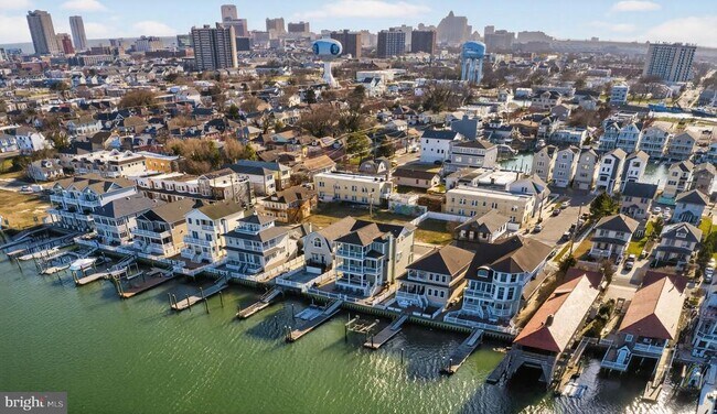 Building Photo - 739 N Massachusetts Ave