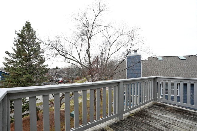 Building Photo - 573 W Parkside Dr