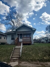 Building Photo - 1156 E Fox St