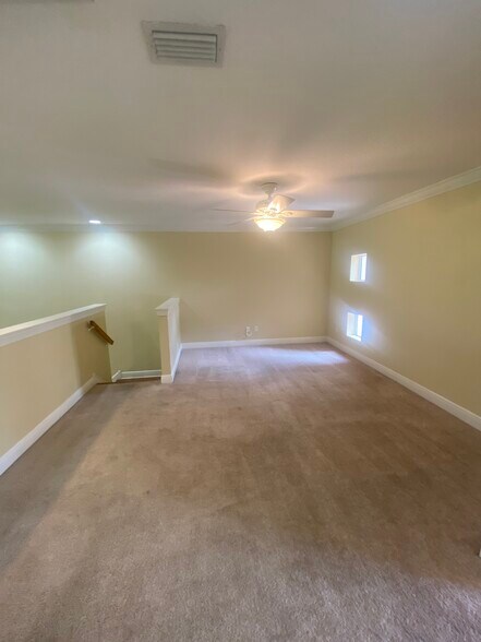 Building Photo - 241 Valencia Cir