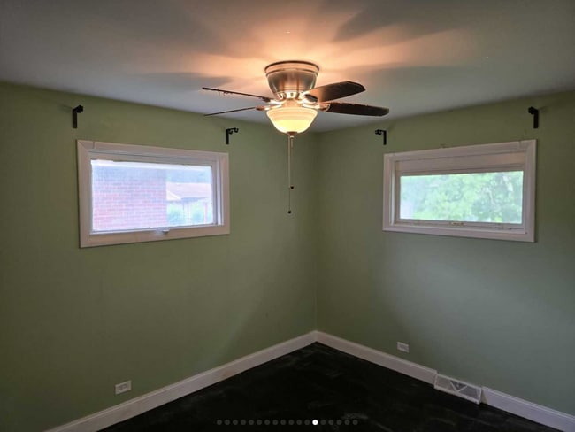 Building Photo - Charming 3-Bedroom Ranch with Modern Updates and Ample Parking