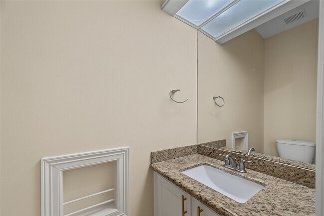 Building Photo - 14135 Swallowfield Dr
