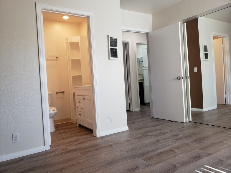 Building Photo - 1261 Victor St