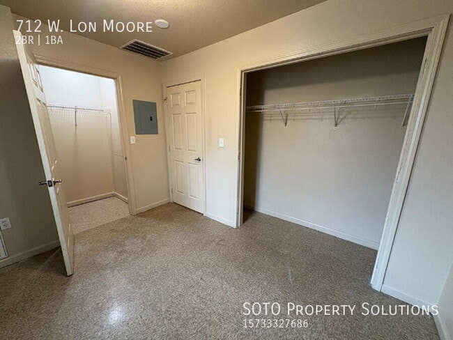 Building Photo - 712 Lon Moore St