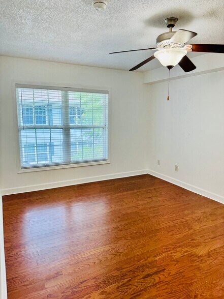 Building Photo - 4876 Conway Rd