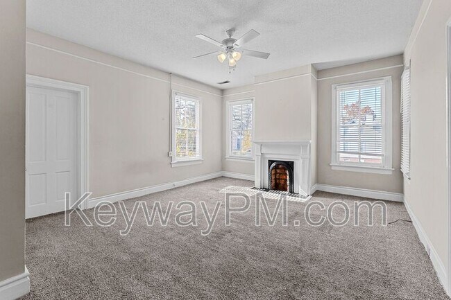 Building Photo - 320 Telfair St