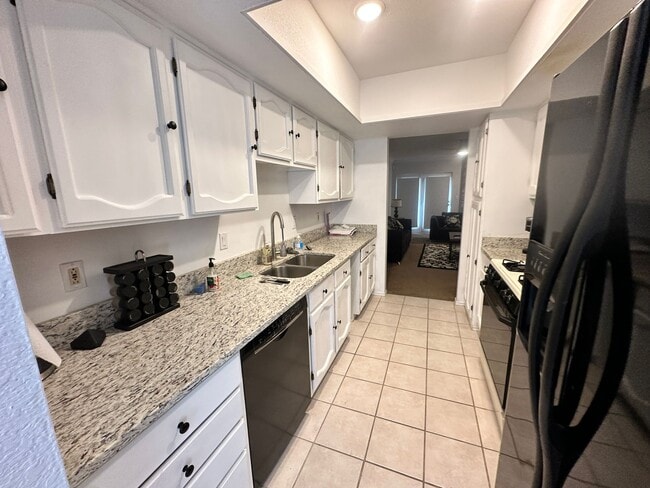 Building Photo - 425 Irondale Dr