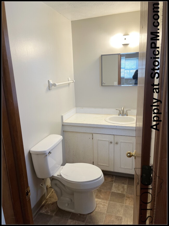 Building Photo - 5270 Carbondale Dr