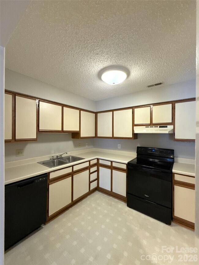 Building Photo - 1001 Churchill Downs Ct