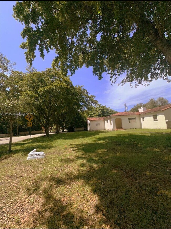 Building Photo - 747 Palermo Ave