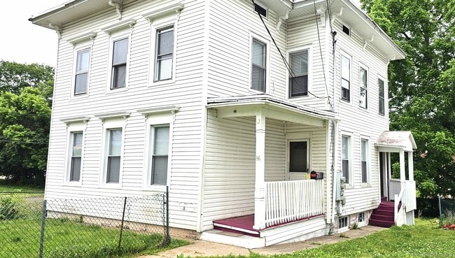 Primary Photo - 86 Rockwell Ave
