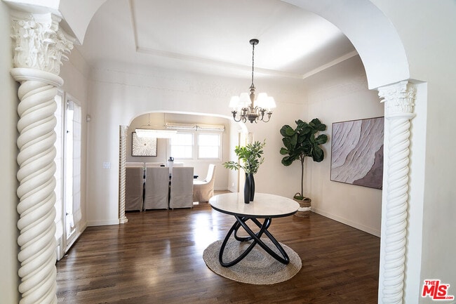 Building Photo - 131 S Martel Ave