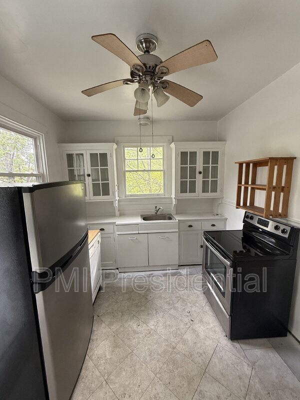 Building Photo - 1400 Bellevue Ave