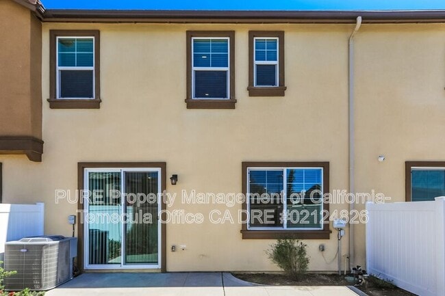 Building Photo - 28240 Heirloom Dr