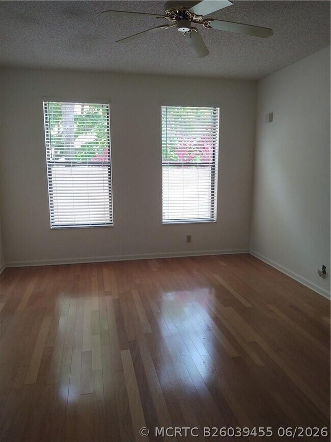Building Photo - 5801 Coach House Cir