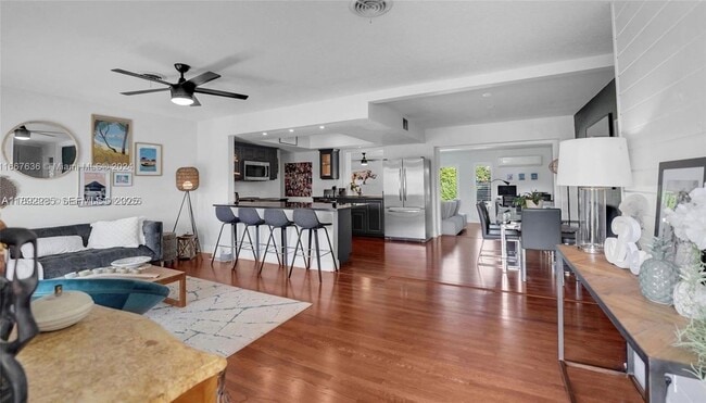 Building Photo - 640 NW 12th Ave