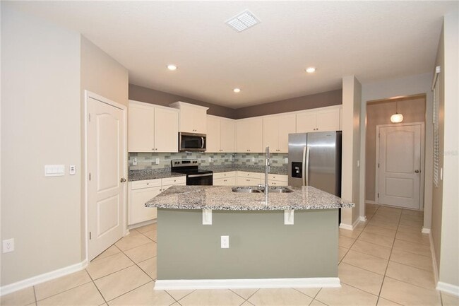 Building Photo - 207 Redbud Rd